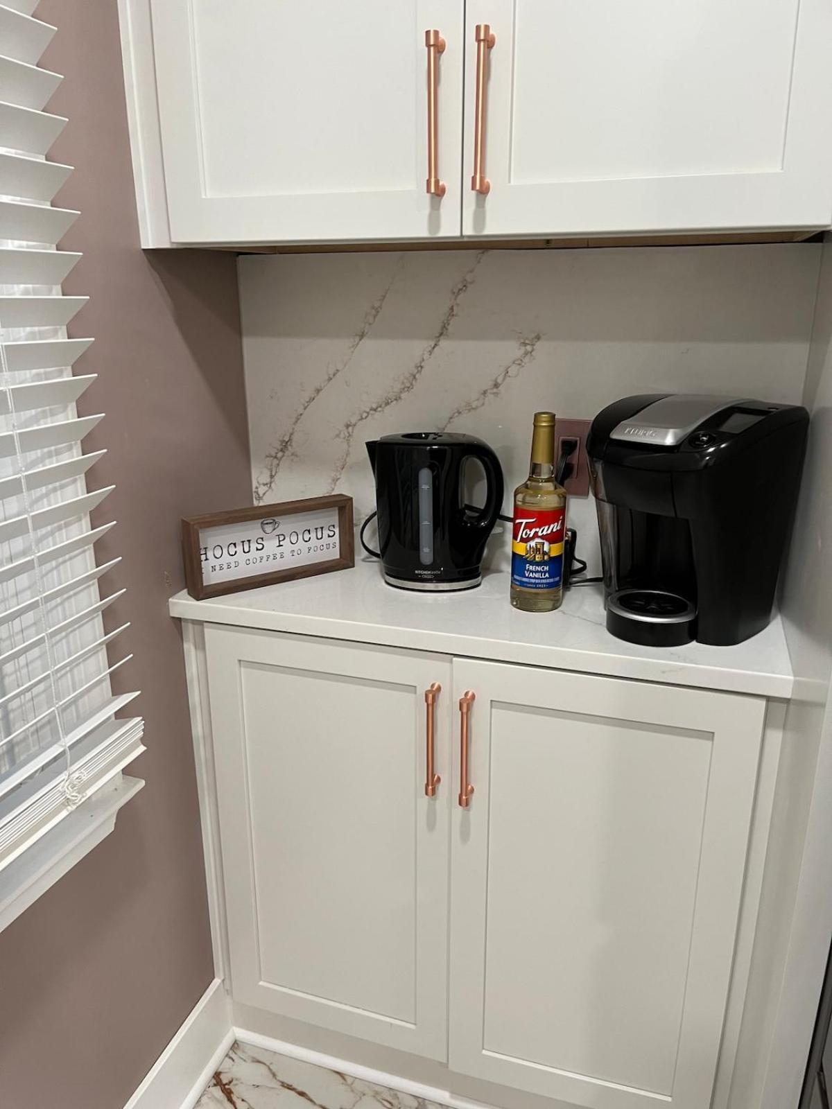 Elevated Entertainment Sleep Suite Cleveland Ngoại thất bức ảnh